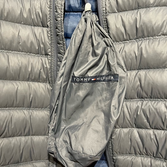 Tommy Hilfiger men’s light weight down  packable puffer jacket - Picture 4 of 10